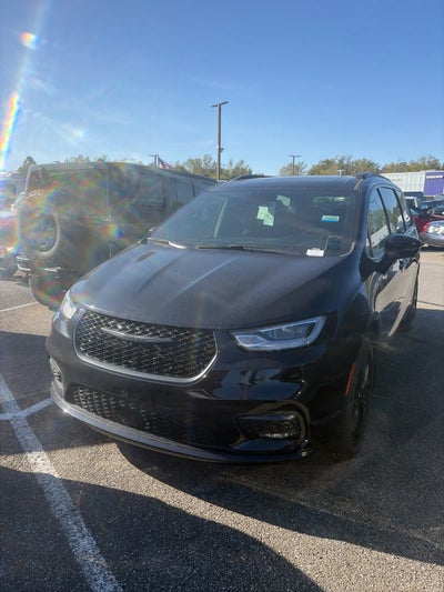 2024 Chrysler Pacifica Touring L AWD