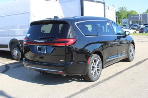 2024 Chrysler Pacifica Pinnacle AWD in Indianapolis, IN - O'Brien Automotive Family
