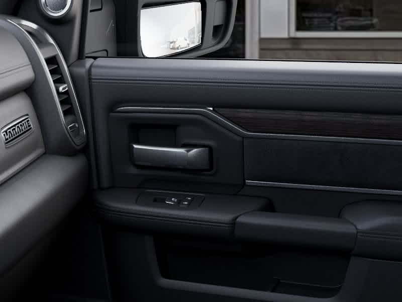 2027 RAM 3500 RAM 3500 LARAMIE CREW CAB 4X4 6'4' BOX