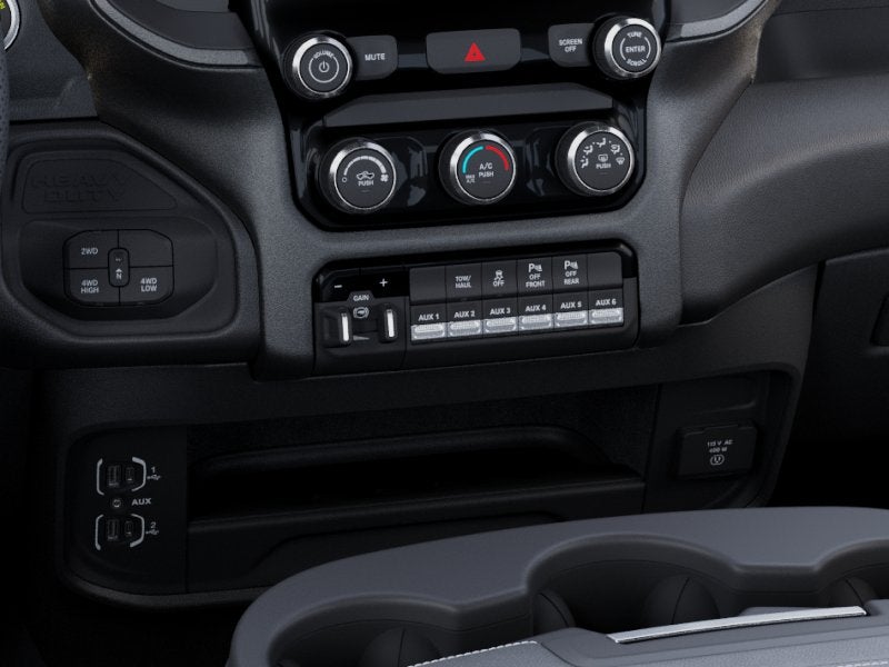 2025 RAM 3500 Tradesman - 4x4 Crew Cab 8 Box