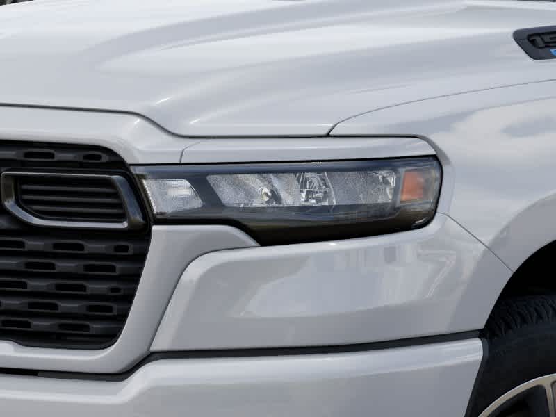 2026 RAM 1500 RAM 1500 EXPRESS CREW CAB 4X4 5'7' BOX