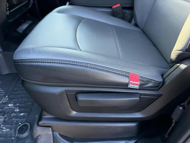 2025 RAM 2500 Tradesman Crew Cab 4x4 6'4' Box