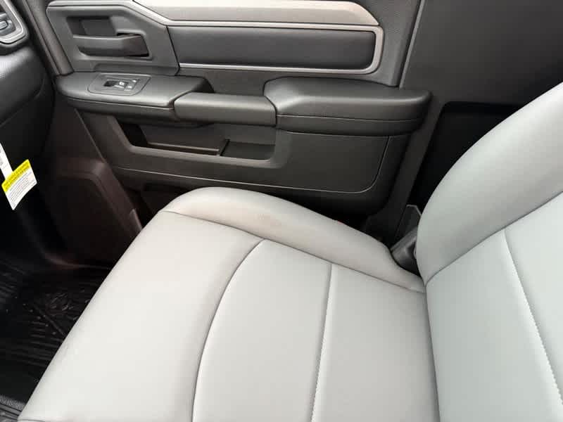 2026 RAM 5500 Chassis Cab RAM 5500 TRADESMAN CHASSIS REGULAR CAB 4X4 84' CA