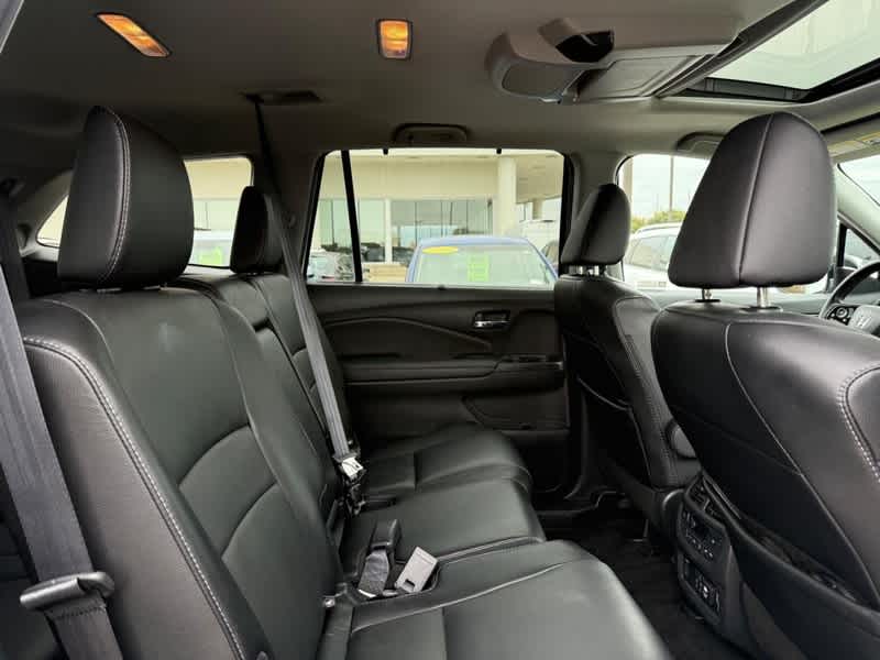 2021 Honda Pilot AWD Touring 8 Passenger