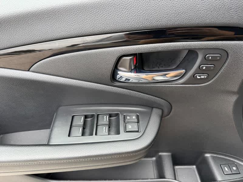 2021 Honda Pilot AWD Touring 8 Passenger