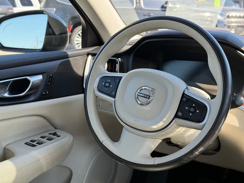 2022 Volvo S60 B5 Momentum