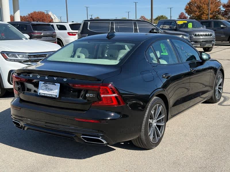 2022 Volvo S60 B5 Momentum