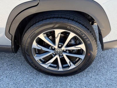 2025 Toyota Corolla Cross XLE