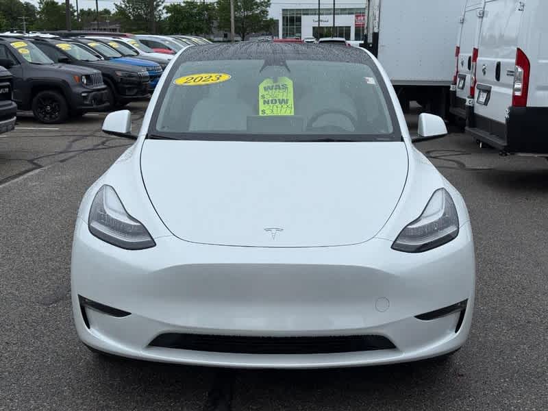 2023 Tesla Model Y Base