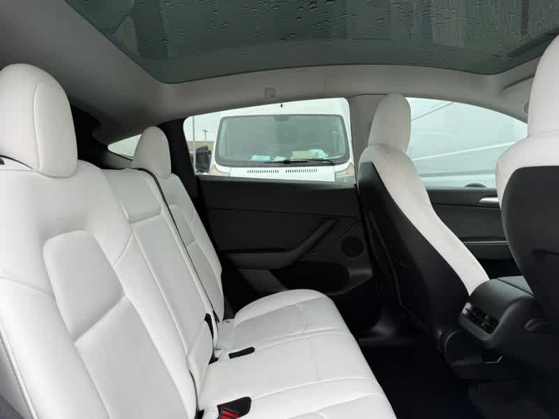 2023 Tesla Model Y Base