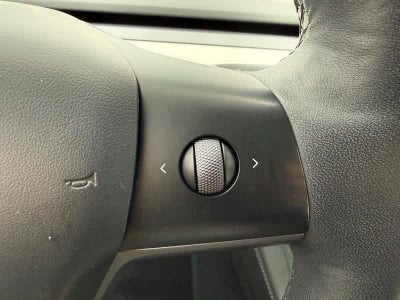 2023 Tesla Model Y Base