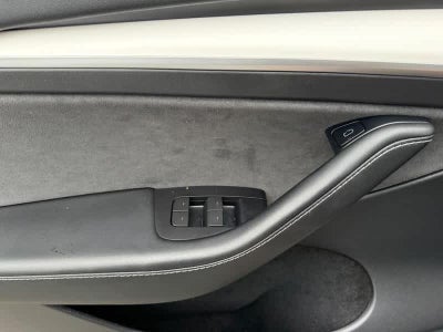 2023 Tesla Model Y Base