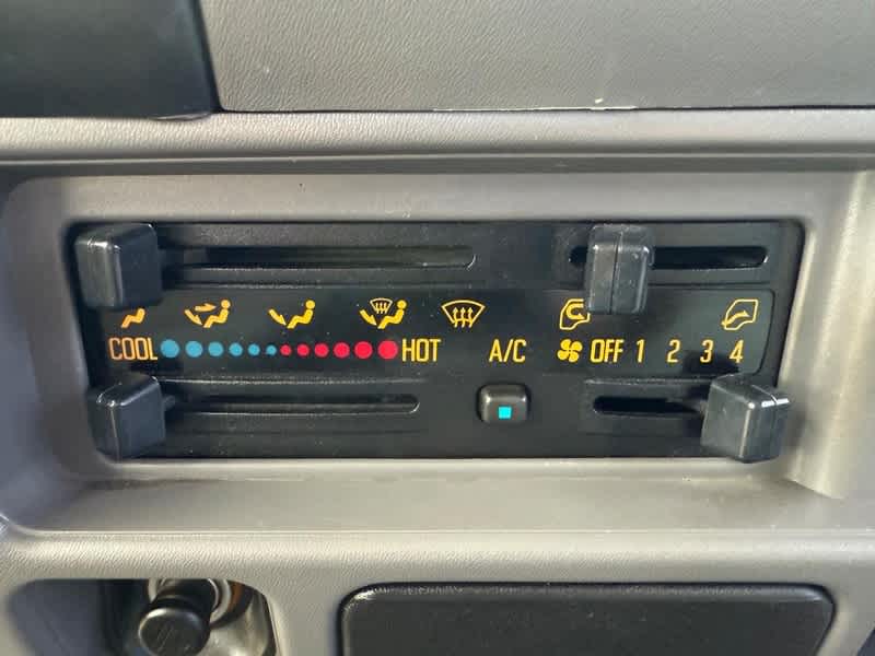 2005 GMC W3S042 W3500 DSL REG Base