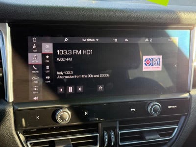 2023 Porsche Macan T