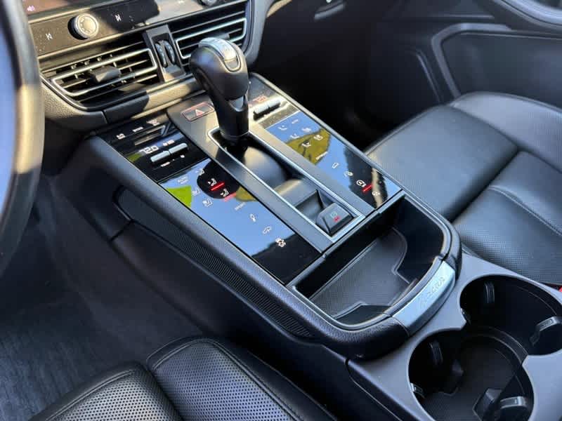 2023 Porsche Macan T