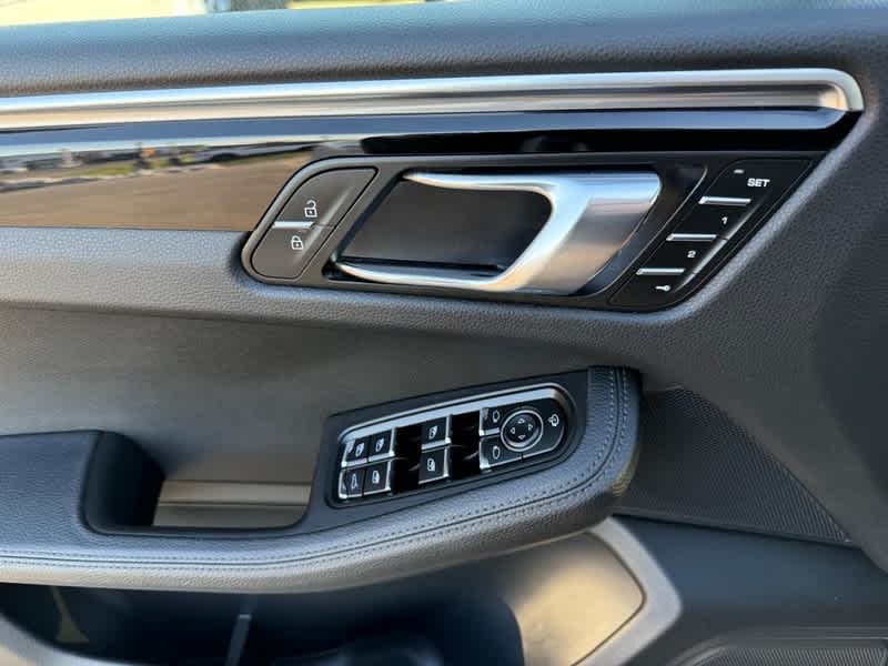 2023 Porsche Macan T