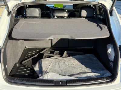 2023 Porsche Macan T