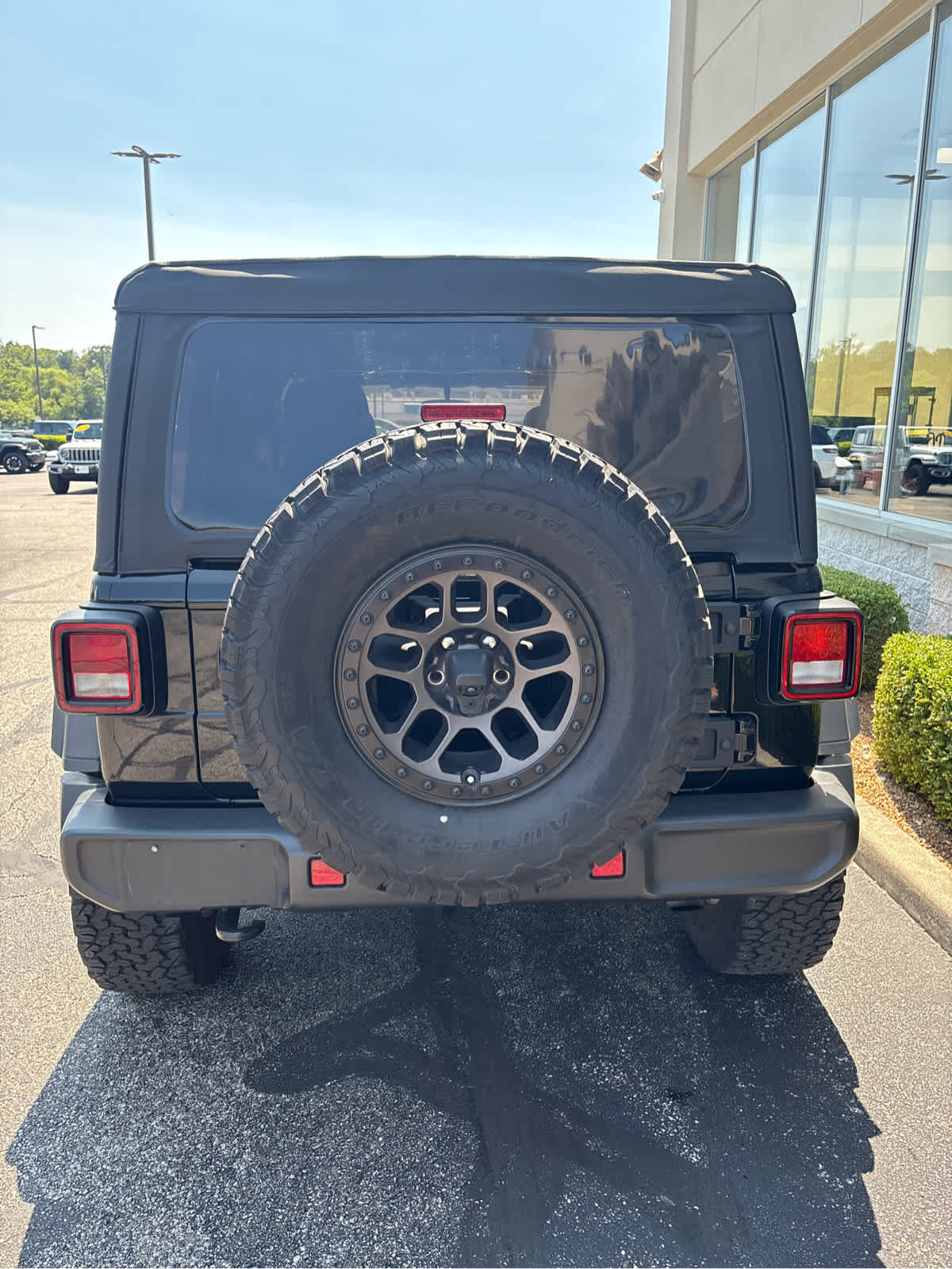2022 Jeep Wrangler Unlimited Willys