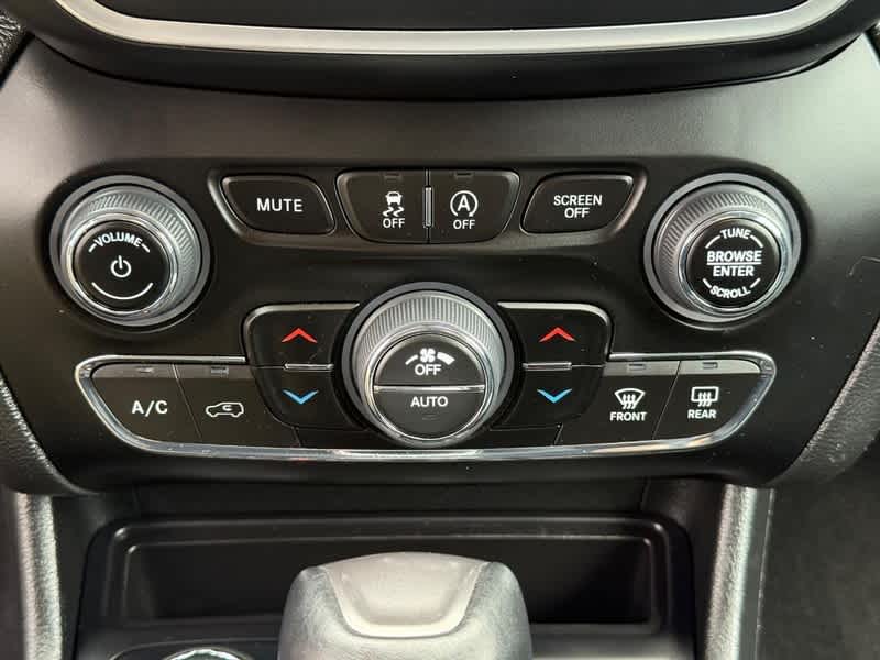 2023 Jeep Cherokee Altitude Lux