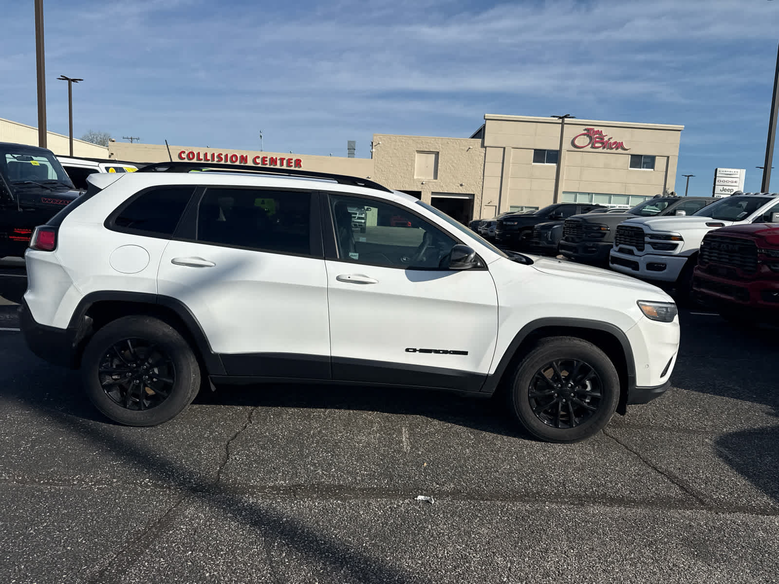 2023 Jeep Cherokee Altitude Lux