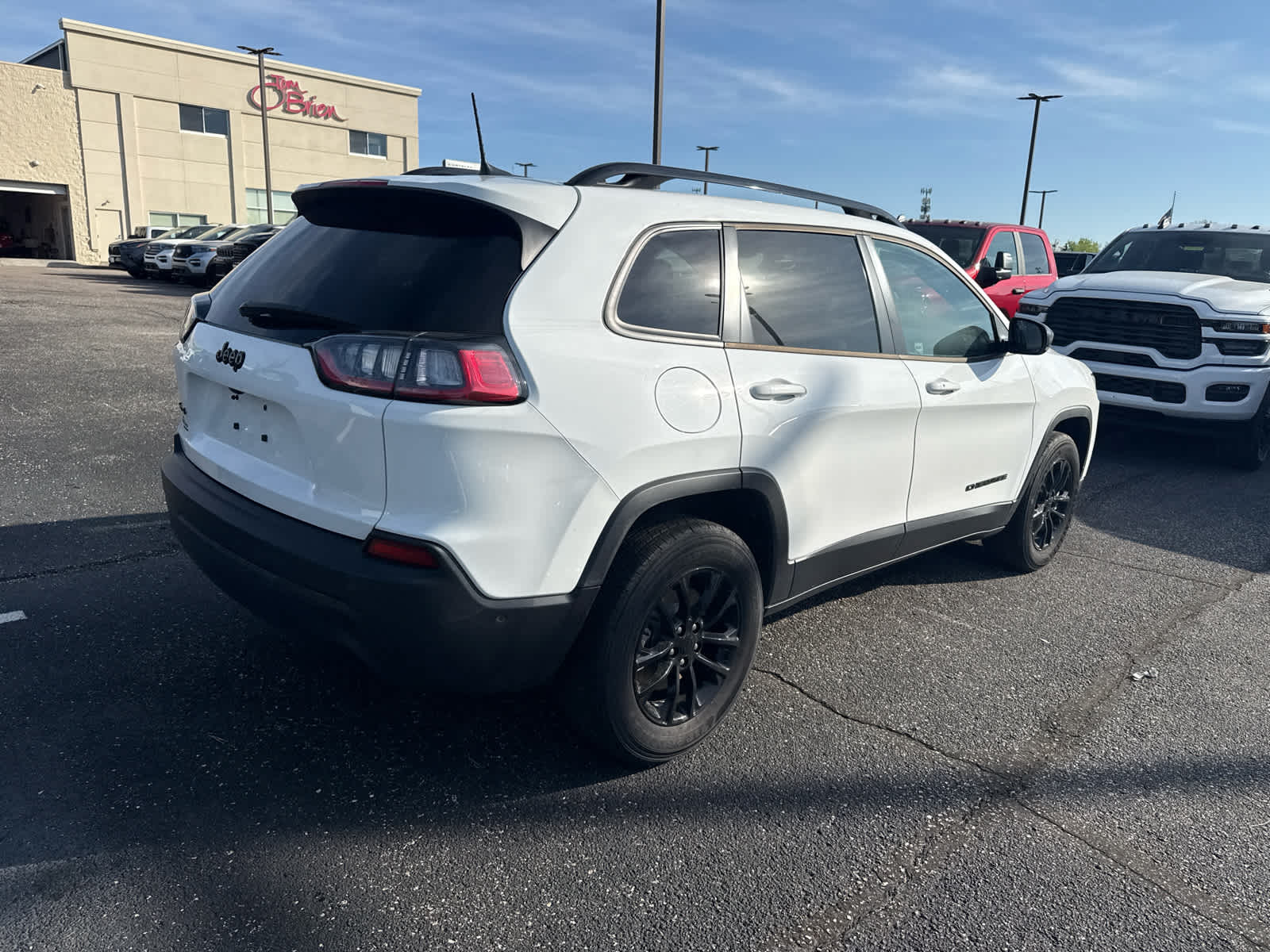 2023 Jeep Cherokee Altitude Lux