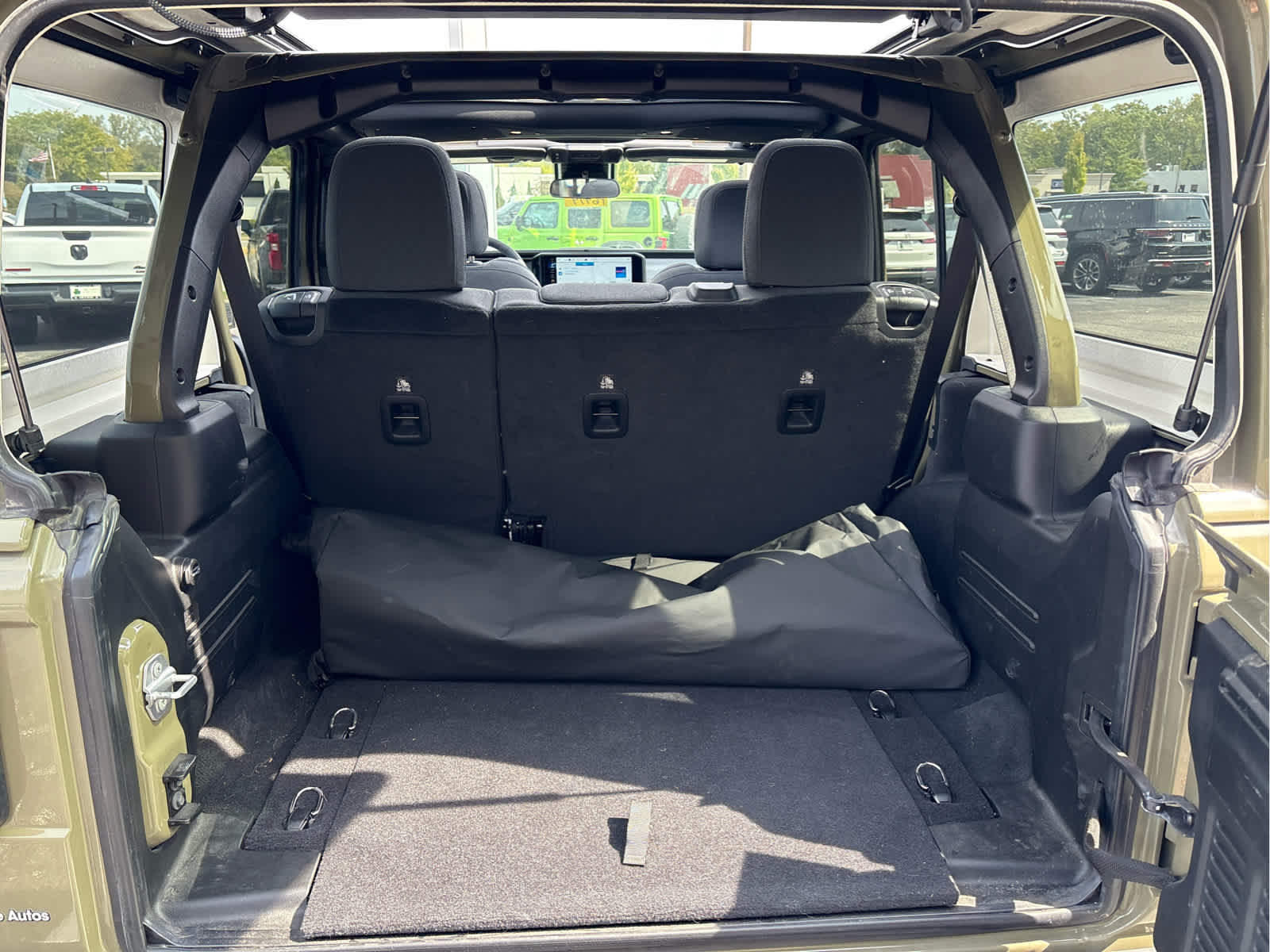 2025 Jeep Wrangler 4-Door Willys 4x4