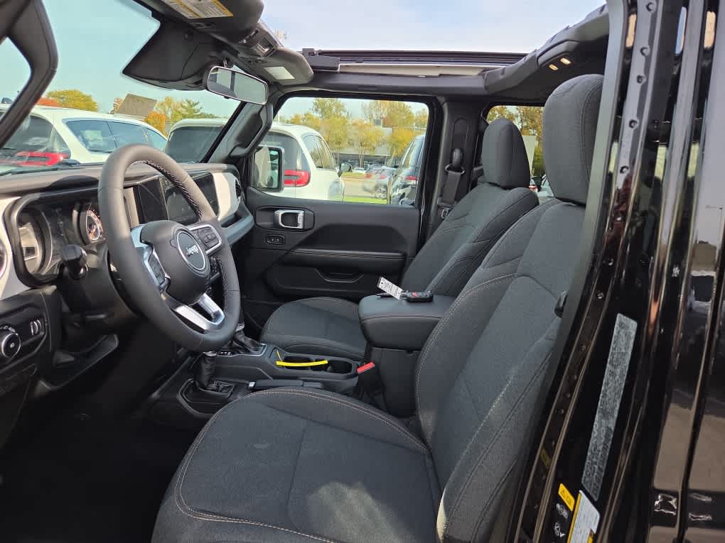 2026 Jeep Wrangler 4-Door Sahara 4x4