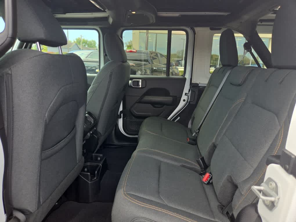 2026 Jeep Wrangler 4-Door Sahara 4x4