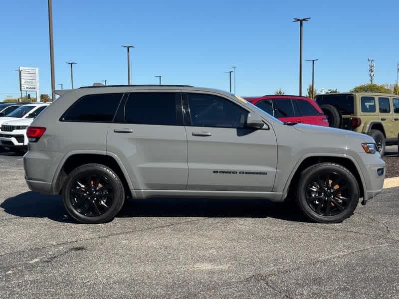 2022 Jeep Grand Cherokee Laredo X 4x2