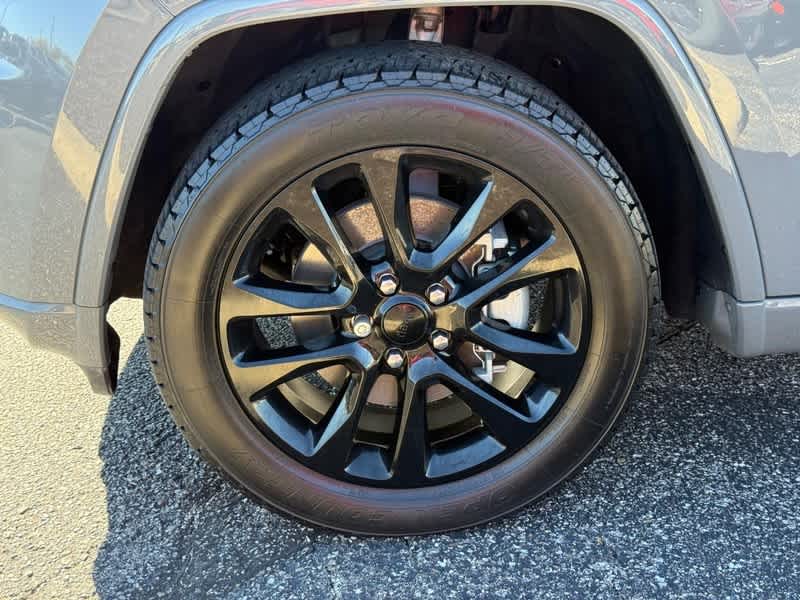 2022 Jeep Grand Cherokee Laredo X 4x2