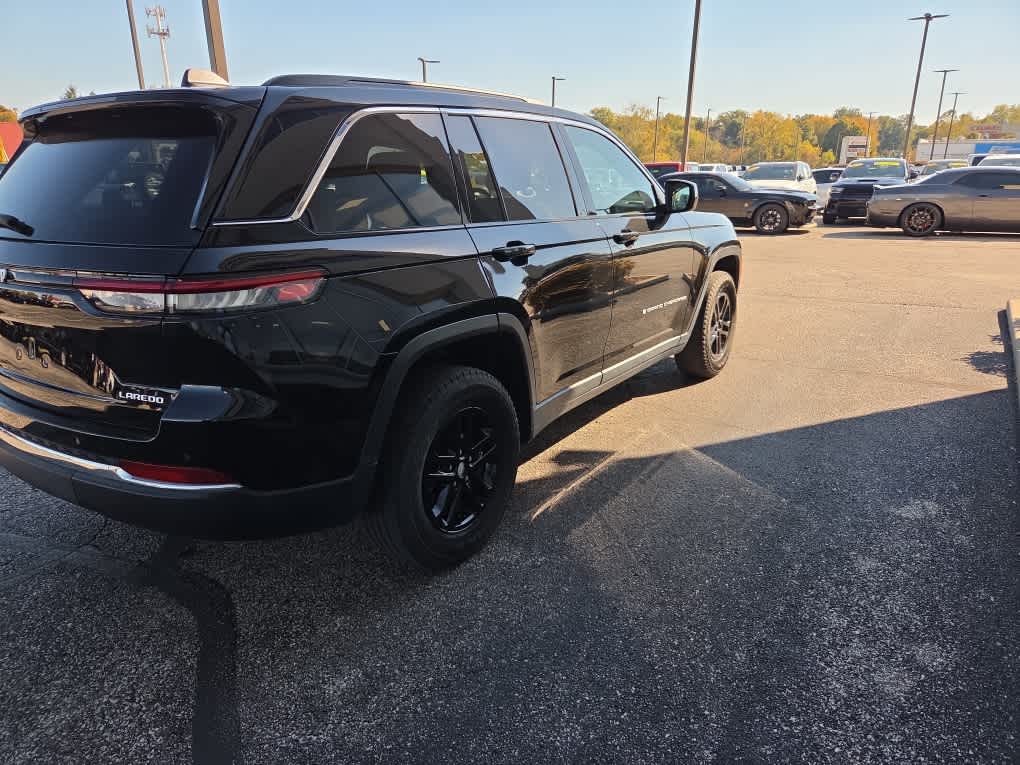 2025 Jeep Grand Cherokee Laredo 4x4