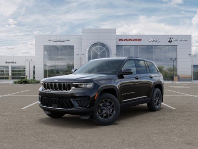 2027 Jeep Grand Cherokee LAREDO X 4X4