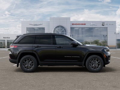 2027 Jeep Grand Cherokee LAREDO X 4X4