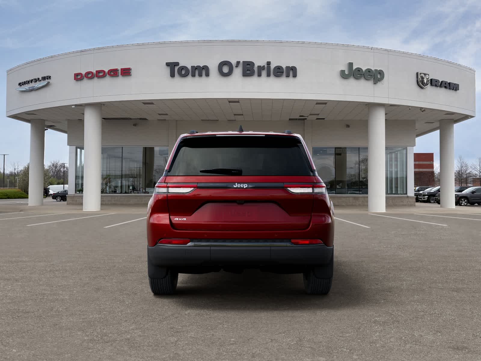 2027 Jeep Grand Cherokee LAREDO X 4X4