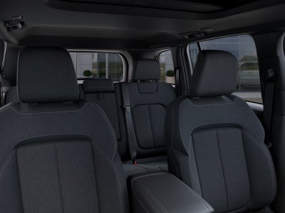 2027 Jeep Grand Cherokee LAREDO X 4X4