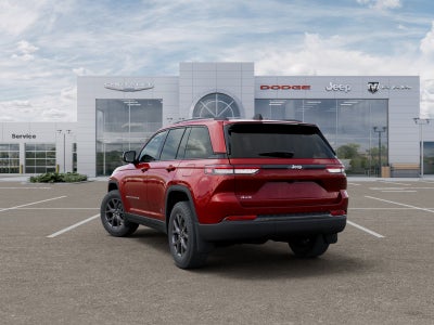 2027 Jeep Grand Cherokee LAREDO X 4X4