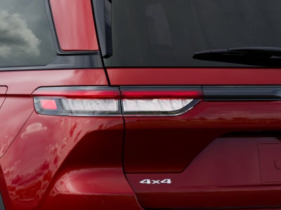 2027 Jeep Grand Cherokee LAREDO X 4X4
