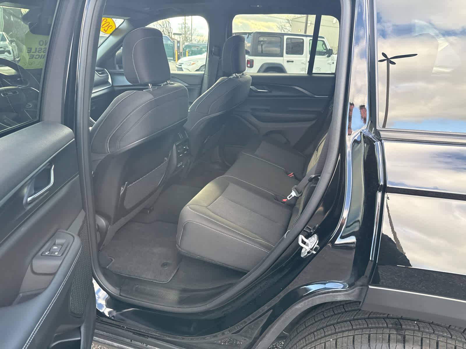 2025 Jeep Grand Cherokee Laredo X