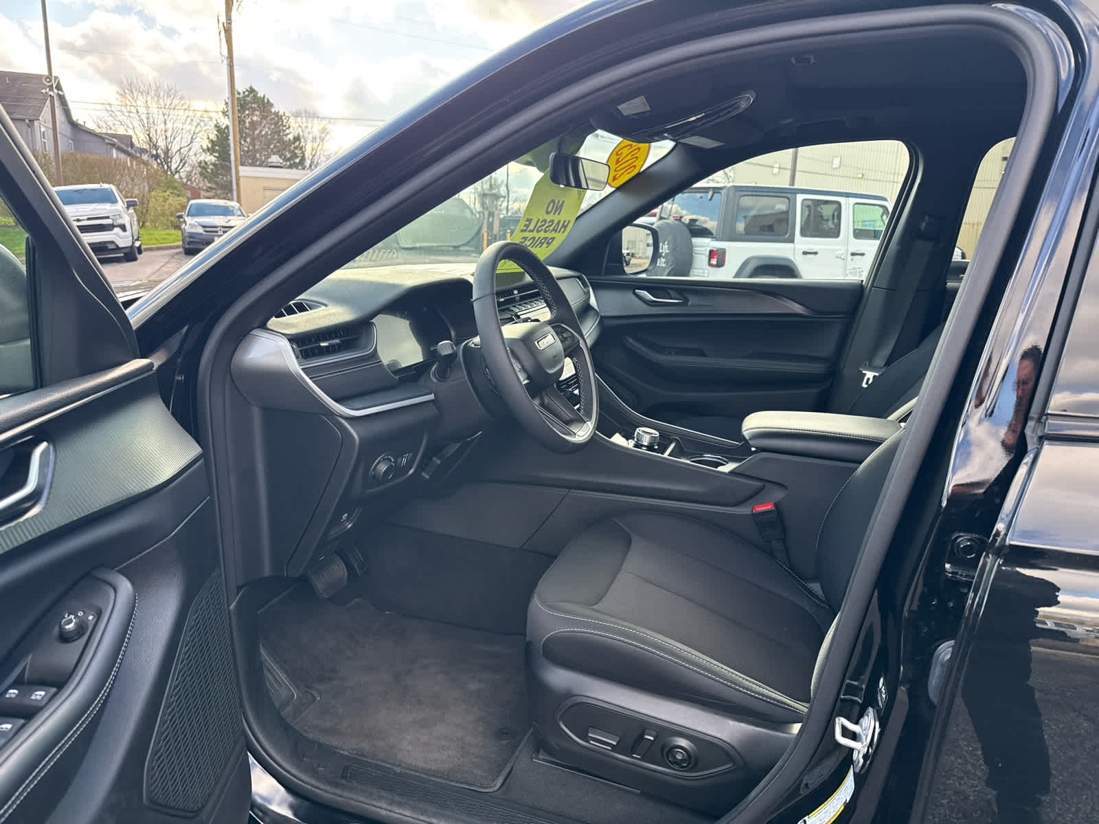 2025 Jeep Grand Cherokee Laredo X