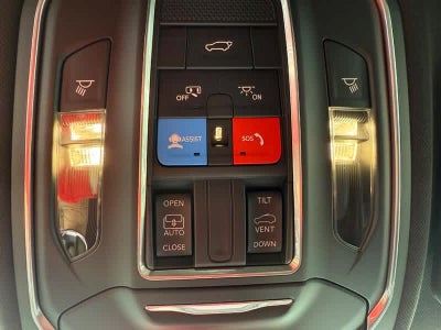 2026 Jeep Grand Cherokee Laredo Altitude