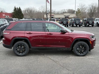 2026 Jeep Grand Cherokee Laredo Altitude