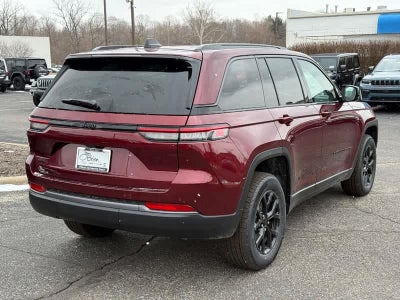 2026 Jeep Grand Cherokee Laredo Altitude