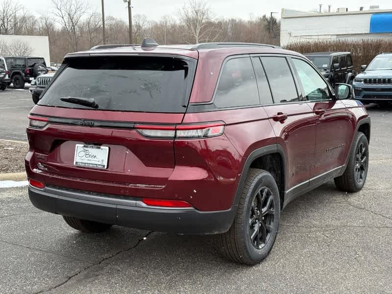 2026 Jeep Grand Cherokee Laredo Altitude