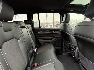 2026 Jeep Grand Cherokee Laredo Altitude