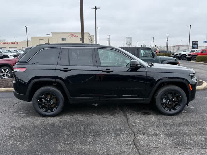 2026 Jeep Grand Cherokee Laredo Altitude