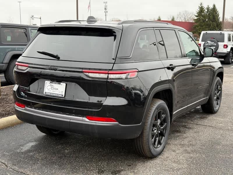 2026 Jeep Grand Cherokee Laredo Altitude