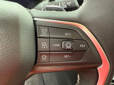 2026 Jeep Grand Cherokee Laredo Altitude