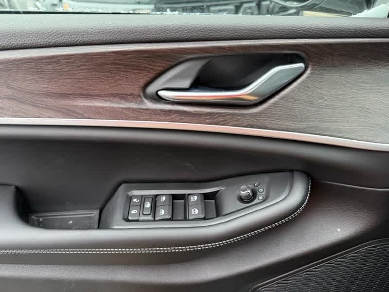 2026 Jeep Grand Cherokee Laredo Altitude