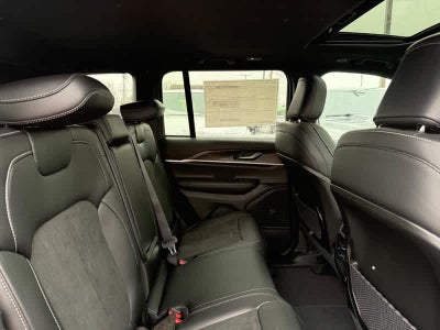 2026 Jeep Grand Cherokee Laredo Altitude