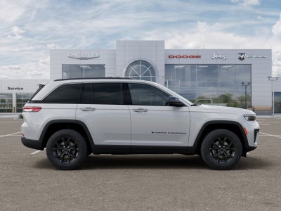 2026 Jeep Grand Cherokee Laredo Altitude